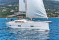 Explore Greece aboard Sailboat Dream Weaver | Yacht4Less