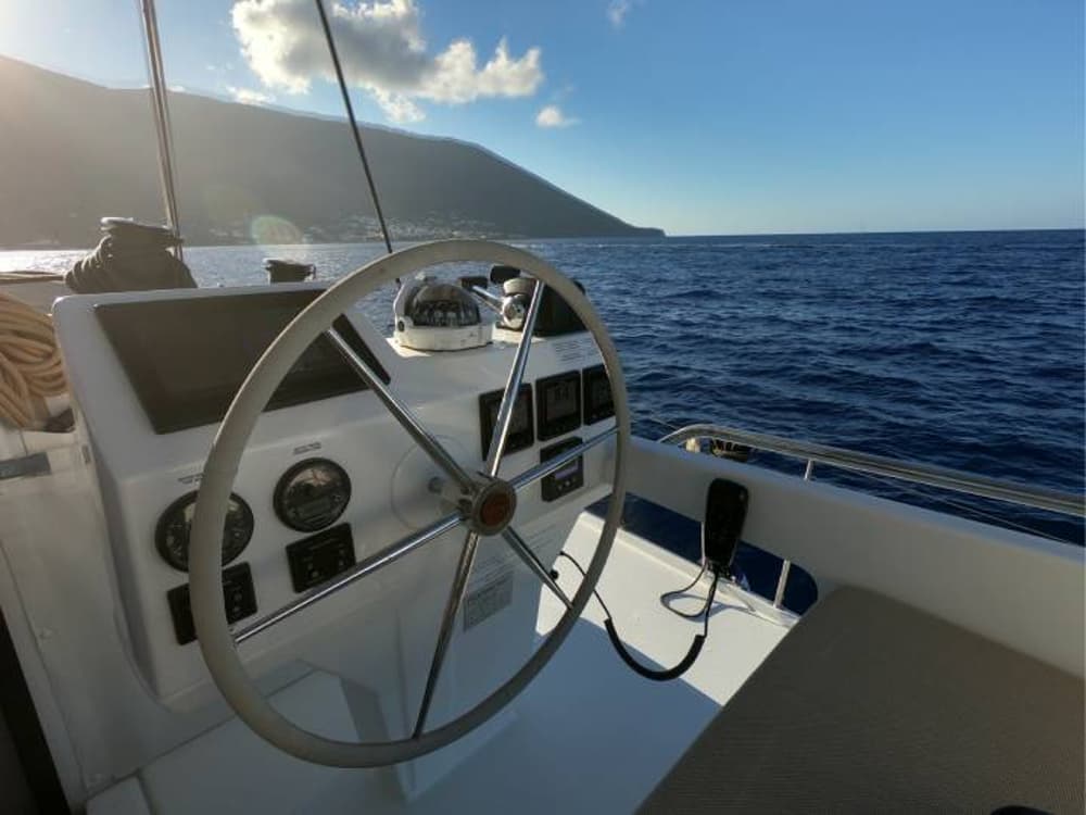 Saba 50 , helm station.