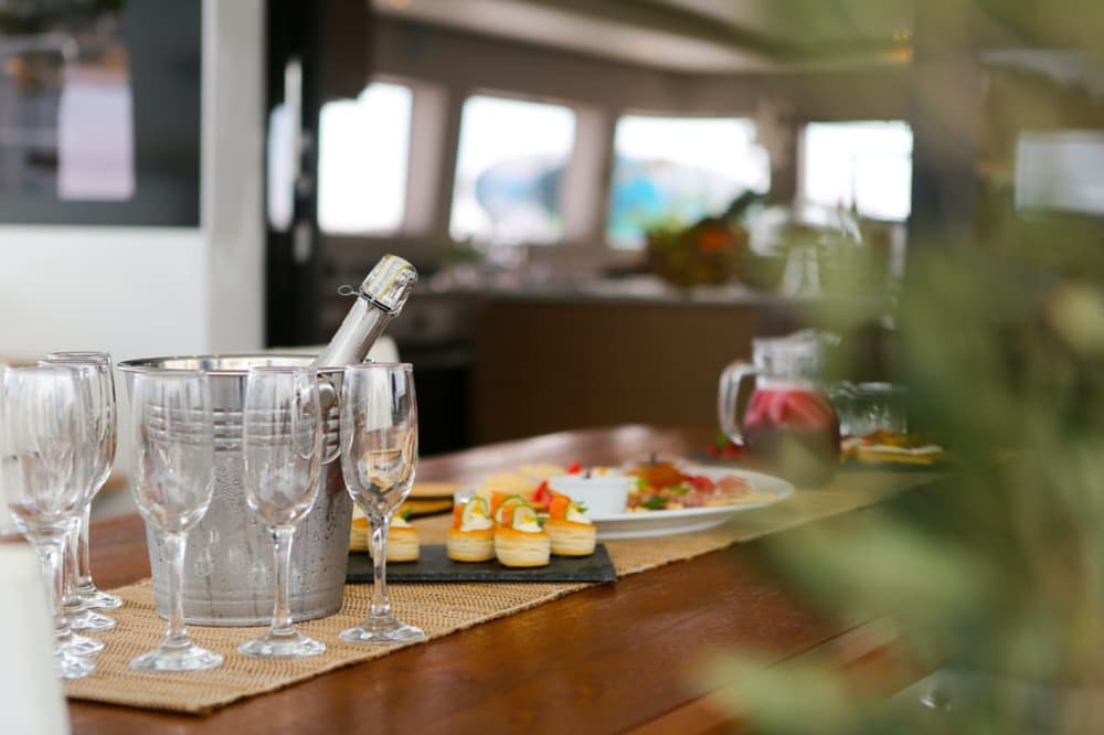 Lagoon 620 chef & food