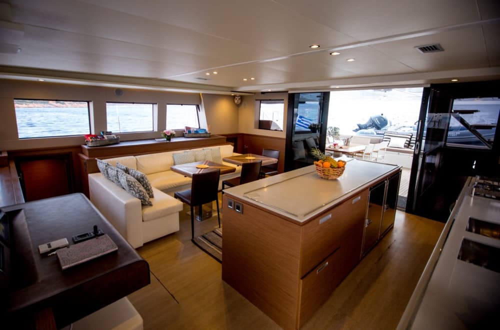 Lagoon 620 interior