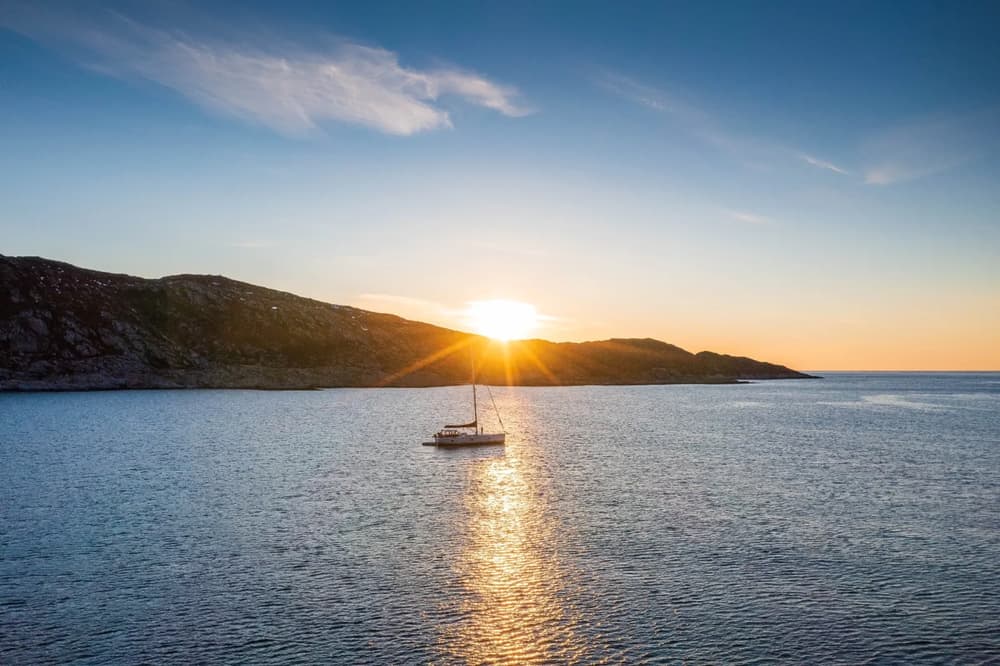 midnight sun sailing adventure norway