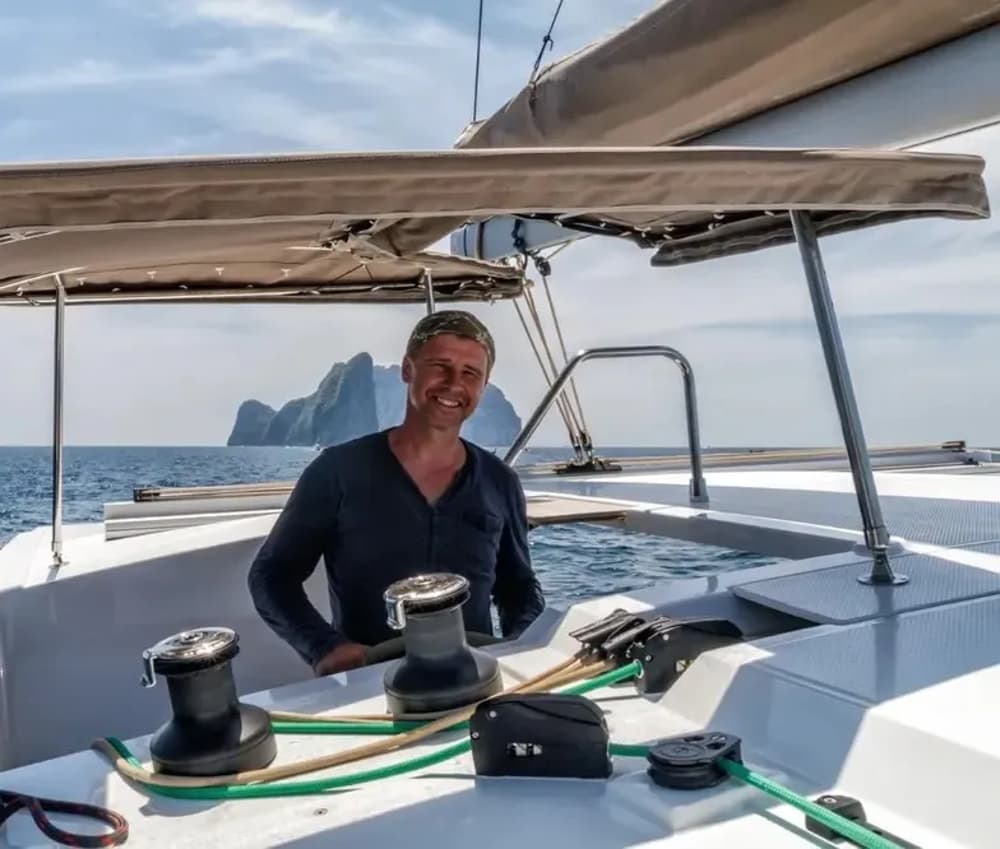 skipper navigating