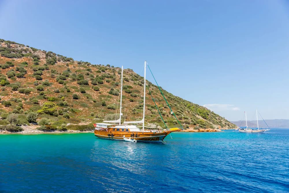 difference between private gulet charter and cabin gulet charter