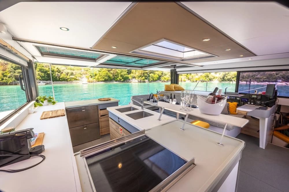 windelo catamaran for charter