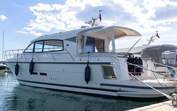 Motorboat Ikar charter rental in Croatia | Yacht4Less
