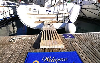 Mia