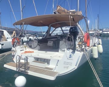 Sailboat LEVANZO charter rental in Greece | Yacht4Less