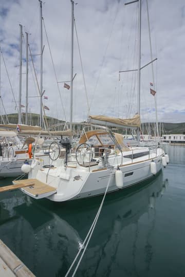 Sailboat ANDAMAN  available for yacht charter in Croatia | Yacht4Less
