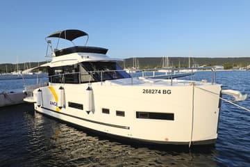 Motorboat Backup available for yacht charter in Croatia | Yacht4Less