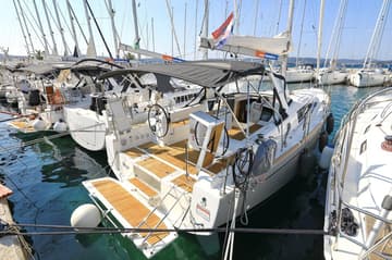 Best Price for a Sailboat Reya rental in Croatia | Yacht4Less
