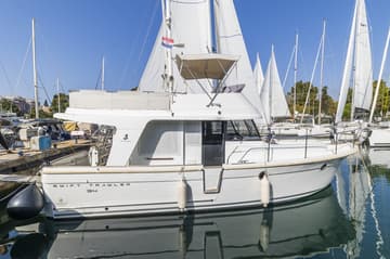 Motorboat Blue Sky charter rental in Croatia | Yacht4Less