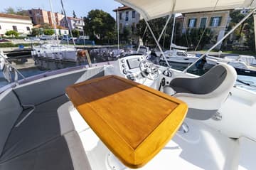 Motorboat Blue Sky available for yacht charter in Croatia | Yacht4Less