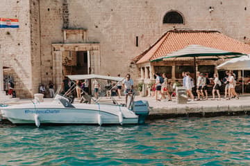Motorboat Benetau Flyer 6.6 Space Deck available for yacht charter in Croatia | Yacht4Less