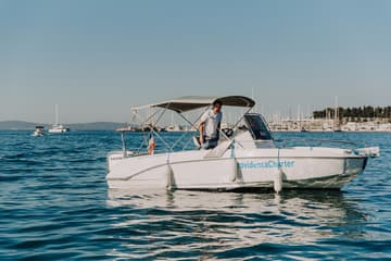 Best Price for a Motorboat Benetau Flyer 6.6 Space Deck rental in Croatia | Yacht4Less