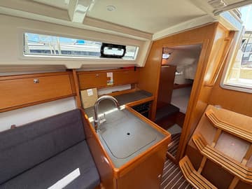 Sailboat Fünfland available for yacht charter in Croatia | Yacht4Less