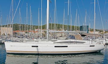 Best Price for a Sailboat Omega Kiss rental in Croatia | Yacht4Less