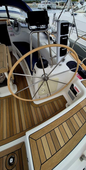 Sailboat Flipper I available for yacht charter in Croatia | Yacht4Less