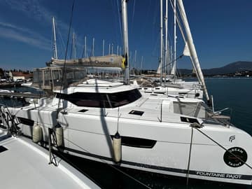 Catamaran HAKUNA MATATA I charter rental in Greece | Yacht4Less