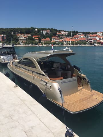 Motorboat Laura available for yacht charter in Croatia | Yacht4Less