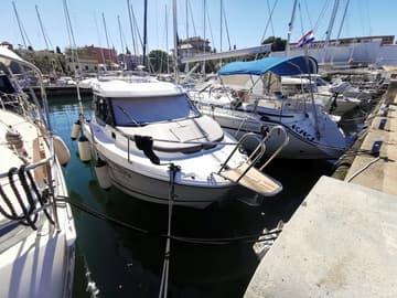 Motorboat Malizia charter rental in Croatia | Yacht4Less