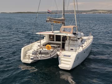 Catamaran Lilla V available for yacht charter in Croatia | Yacht4Less