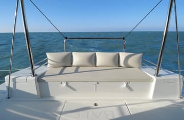 Catamaran LEGOLAS available for yacht charter in French Polynesia | Yacht4Less