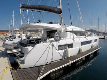 Catamaran Zuzo I charter rental in Croatia | Yacht4Less