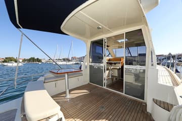 Motorboat Dugi II available for yacht charter in Croatia | Yacht4Less