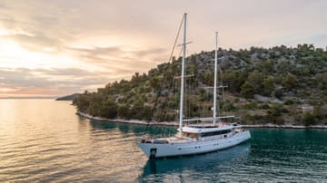 Motorboat Navilux available for yacht charter in Croatia | Yacht4Less