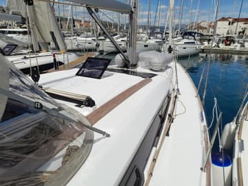 Sailboat Altair available for yacht charter in Croatia | Yacht4Less