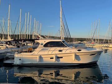 Best Price for a Motorboat Iris rental in Croatia | Yacht4Less