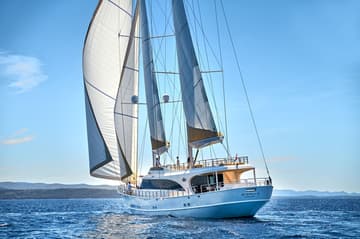 Motorboat Acapella available for yacht charter in Croatia | Yacht4Less