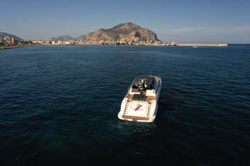Luxury Yacht Maeva Star available for yacht charter in Italy | Yacht4Less