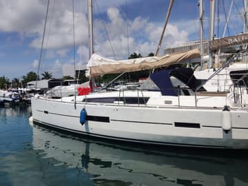 Sailboat RUBENS_DB available for yacht charter in Caribbean | Yacht4Less