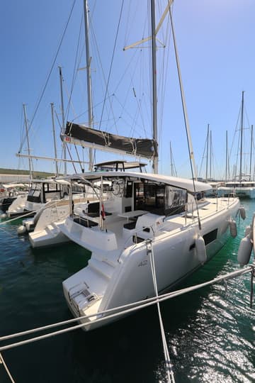 Catamaran Zeus available for yacht charter in Croatia | Yacht4Less