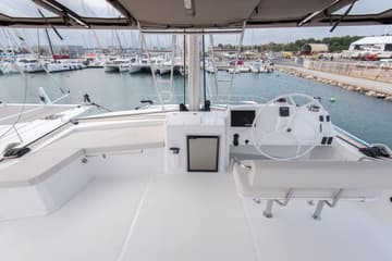 Catamaran BLUE JAY available for yacht charter in Bahamas | Yacht4Less