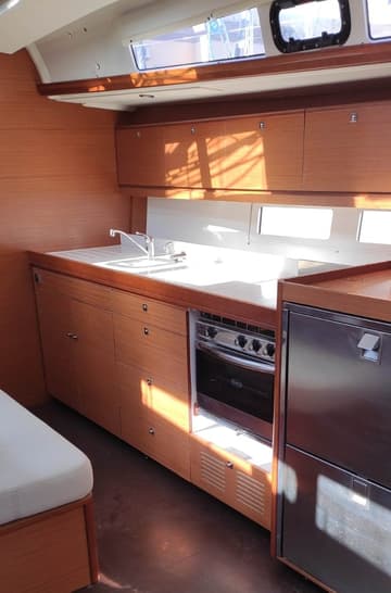 Best Price for a Sailboat Pinacolada rental in Italy | Yacht4Less