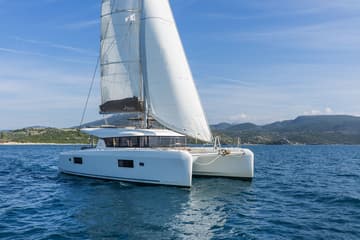 Catamaran White Waves available for yacht charter in Greece | Yacht4Less