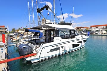 Motorboat Tana charter rental in Croatia | Yacht4Less