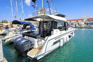 Best Price for a Motorboat Tana rental in Croatia | Yacht4Less