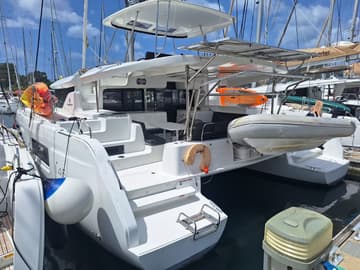 Catamaran BOATYLICIOUS charter rental in Bahamas | Yacht4Less