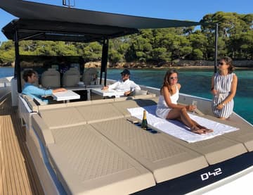 Motorboat Eragon available for yacht charter in Croatia | Yacht4Less