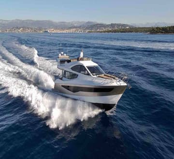 Motorboat Gremix available for yacht charter in Croatia | Yacht4Less