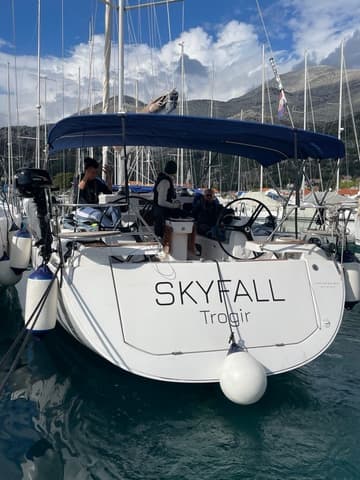 Sailboat Skyfall charter rental in Croatia | Yacht4Less