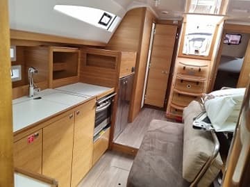 Sailboat Albatros available for yacht charter in Croatia | Yacht4Less