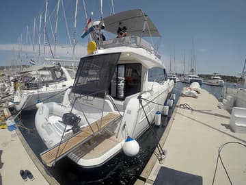 Best Price for a Motorboat Brigadoon rental in Croatia | Yacht4Less