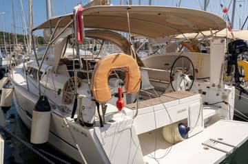 Best Price for a Sailboat ZANZIBAR  rental in France | Yacht4Less