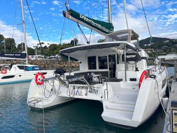 Best Price for a Catamaran LUMIERE rental in Australia | Yacht4Less