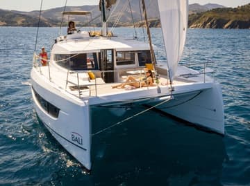 Catamaran QUEEN LIZZY available for yacht charter in Australia | Yacht4Less