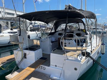 Sailboat Oto charter rental in Croatia | Yacht4Less